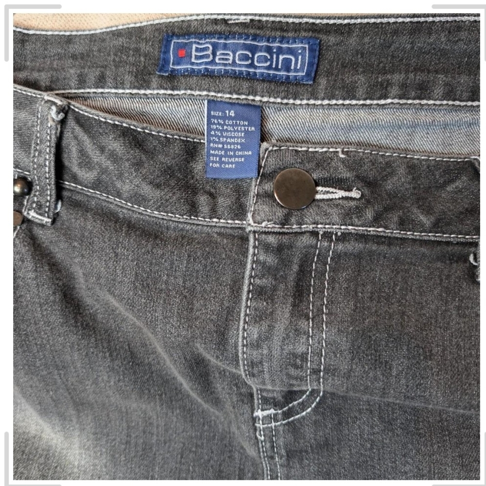 Pre-owned Stylish Gray Denim Skirt with Studded Pockets - Picture 3 of 7